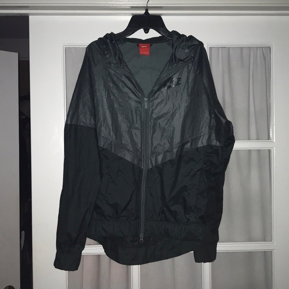 Army Green Nike Windbreaker (FINAL PRICE)